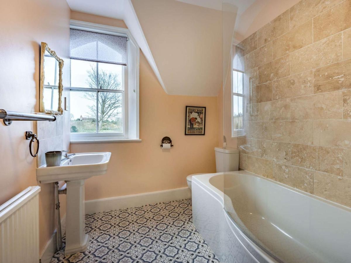 4 Bed Property In Hastings 85519 Guestling Esterno foto